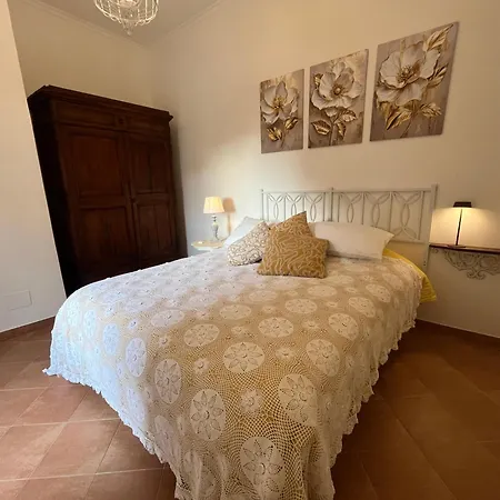 Kiki House *